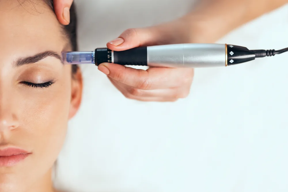 cosmetologist-making-mesotherapy-injection-with-de-2024-09-22-06-46-35-utc